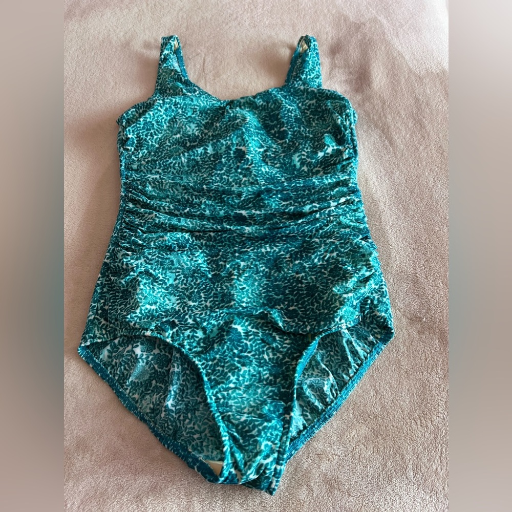 Ladies 1 Piece Swimsuit US S 10